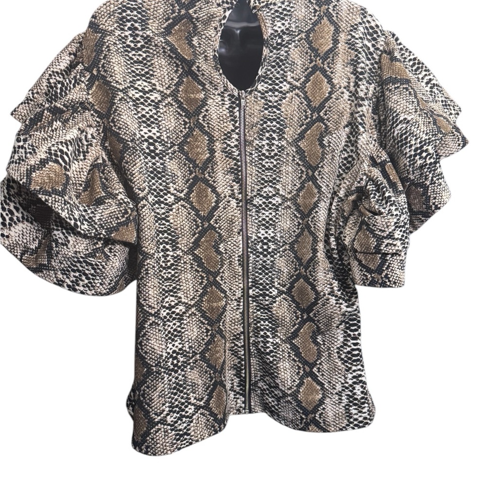 Like New Snake Print Ruffle Sleeve Top - Picture 2 of 2